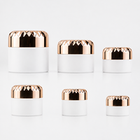 Pot cosmétique élégant et stylé, pot en verre pour crème cosmétique avec couvercle brillant électro-plaqué doré, emballage de soin de la peau fantaisie