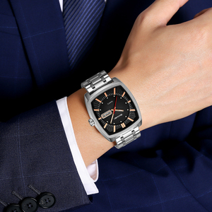 Reloj de Pulsera para Hombre Skmei 9354 con Esfera Cuadrada Plateada/Dorada, Movimiento de Cuarzo, Correa de Acero Inoxidable, Resistente al Agua 3ATM, Venta al por Mayor - Product Image 5