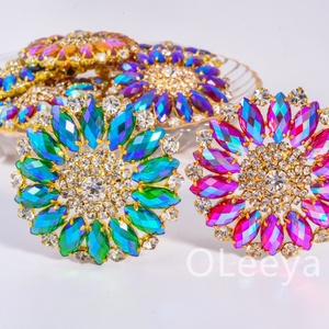 Applique de corsage pour encolure en verre à dos plat, ornée de strass perlés brillants et de boutons argentés, avec base dorée, pour accessoires vestimentaires - Product Image 2