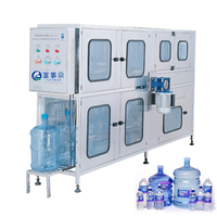 Machine de production de lavage, remplissage et bouchage de bouteilles d'eau minérale pure de 5 gallons pour petite usine d'eau