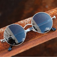 Kacamata hitam reflektif Punk Hip Hop, kacamata hitam Punk warna-warni dengan musim semi Uv400 logam kecil bulat Steampunk