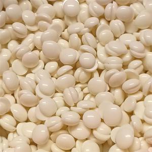 Fabbrica 1kg di cioccolato bianco Standard tipo di <span class=keywords><strong>cera</strong></span> dura fagioli crema di <span class=keywords><strong>cera</strong></span> brasiliana di rimozione dei <span class=keywords><strong>capelli</strong></span> di <span class=keywords><strong>cera</strong></span> depilatoria perline per i peli del corpo - Product Image 1