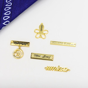 Etiquetas de Metal personalizadas exclusivas <span class=keywords><strong>para</strong></span> ropa con borde cortado con láser Material de aleación de Zinc Logotipo <span class=keywords><strong>en</strong></span> <span class=keywords><strong>relieve</strong></span> <span class=keywords><strong>3D</strong></span> Accesorios de ropa lavables - Product Image 5