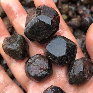 Pierre brute de grenat rouge naturel, pierre roulée, quartz carbuncle, gravier, pierres précieuses à vendre - Product Image 6