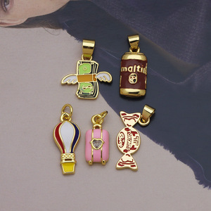 HD848 Dijes de esmalte chapados en oro de 18K con diseños de caramelo, refresco, botella de cerveza, globo aerostático, dinero y ala, para la fabricación de collares y joyas DIY - Product Image 4