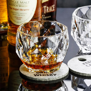 Vente en gros, verres à Whisky à fond épais en verre de Vodka cristal clair avec coupe de diamant rond créatif - Product Image 3