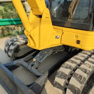 Mini pelleteuse d'occasion Komatsu PC 55 Petite pelleteuse avec chenille en caoutchouc Excavatrice d'occasion Komatsu PC55MR - Product Image 3