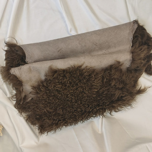 Haute qualité habillé tibétain fourrure d'agneau cacher longs cheveux bouclés mongole peau <span class=keywords><strong>de</strong></span> mouton fourrure plaque <span class=keywords><strong>laine</strong></span> jeter moelleux lit jeter - Product Image 6