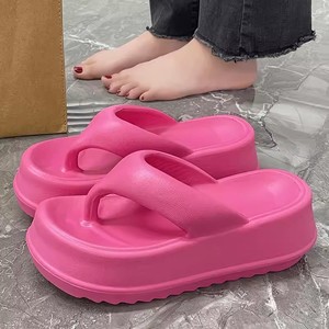 Chanclas de alta calidad para mujer, sandalias informales planas duraderas para exteriores, Playa antideslizante para zapatillas, plataforma suave, aumento de altura - Product Image 5
