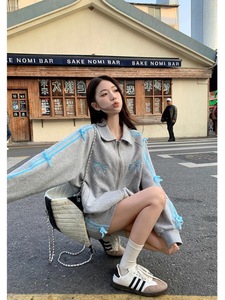 Felpa da Donna <span class=keywords><strong>MOJO</strong></span> Primavera-Autunno con Zip, Maniche Regolari Oversize, Colletto con Fiocco e Bottoni - Product Image 4