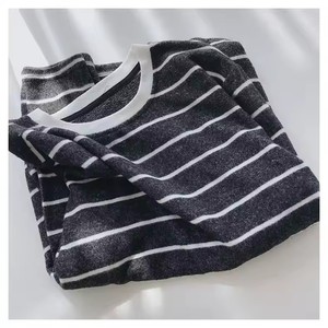 Camiseta de manga larga a rayas cepilladas <span class=keywords><strong>LEA</strong></span> Mama para mujer, ideal para otoño e invierno, con base que realza la figura. - Product Image 1