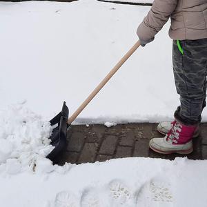 Pelle à neige d'hiver portable pour le déneigement des allées avec tige et poignée en bois Longueur de 136cm Pelle à neige compacte Heavy Duty - Product Image 6