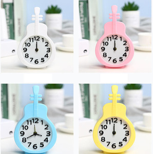 Réveil Violon 3D Personnalisé avec Logo, Horloge de Table à Piles Économique, Couleur Bonbon Tendance, Réveil Silencieux Créatif pour Enfants et Étudiants - Product Image 3