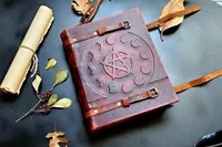 Pentagramme en cuir ancien vierge et Phases de lune