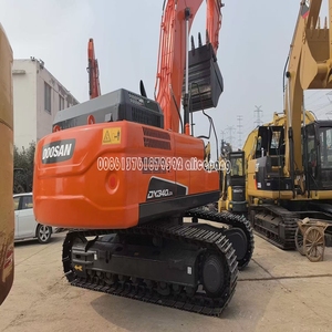 Excavadora de cadenas Doosan DX340 usada con motor original de 256 hp y cilindrada de 7.64 litros para minería y construcción. - Product Image 2