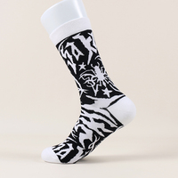 Personnalisez vos propres conceptions Chaussettes Coton Femmes Chaussettes Designer Logo Daily Funny Socks Sox