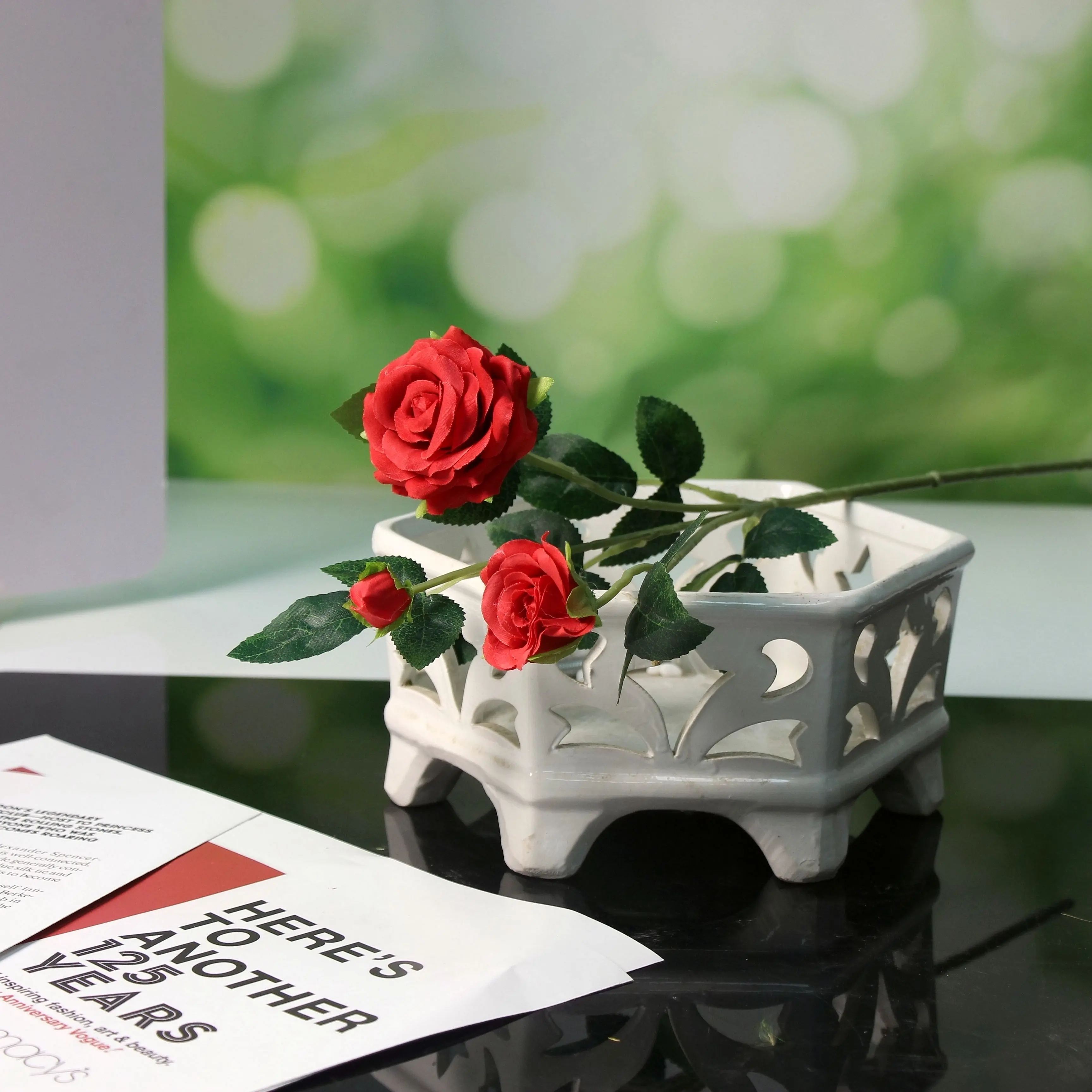 פרחים מלאכותיים לקישוט משי בתפזורת זול ורדים אדומים בית עם עציצים זר פרחים חתונה סיטונאי