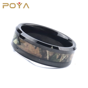 Eya — bague en tungstène noire, Camouflage à bord biseautés, 8mm - Product Image 6