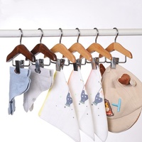 Vêtements pour animaux de compagnie (chiens, chats), chapeaux pour bébés, chaussettes, bavoirs, organisateur de penderie pour poupées, mini-cintres en bois de 11 cm avec pince métallique, petit cintre en bois