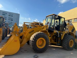Chargeuse sur pneus CAT 966H d'occasion en bon état, chargeuse frontale lourde de 6 tonnes pour la manipulation des carrioles et des agrégats - Product Image 1