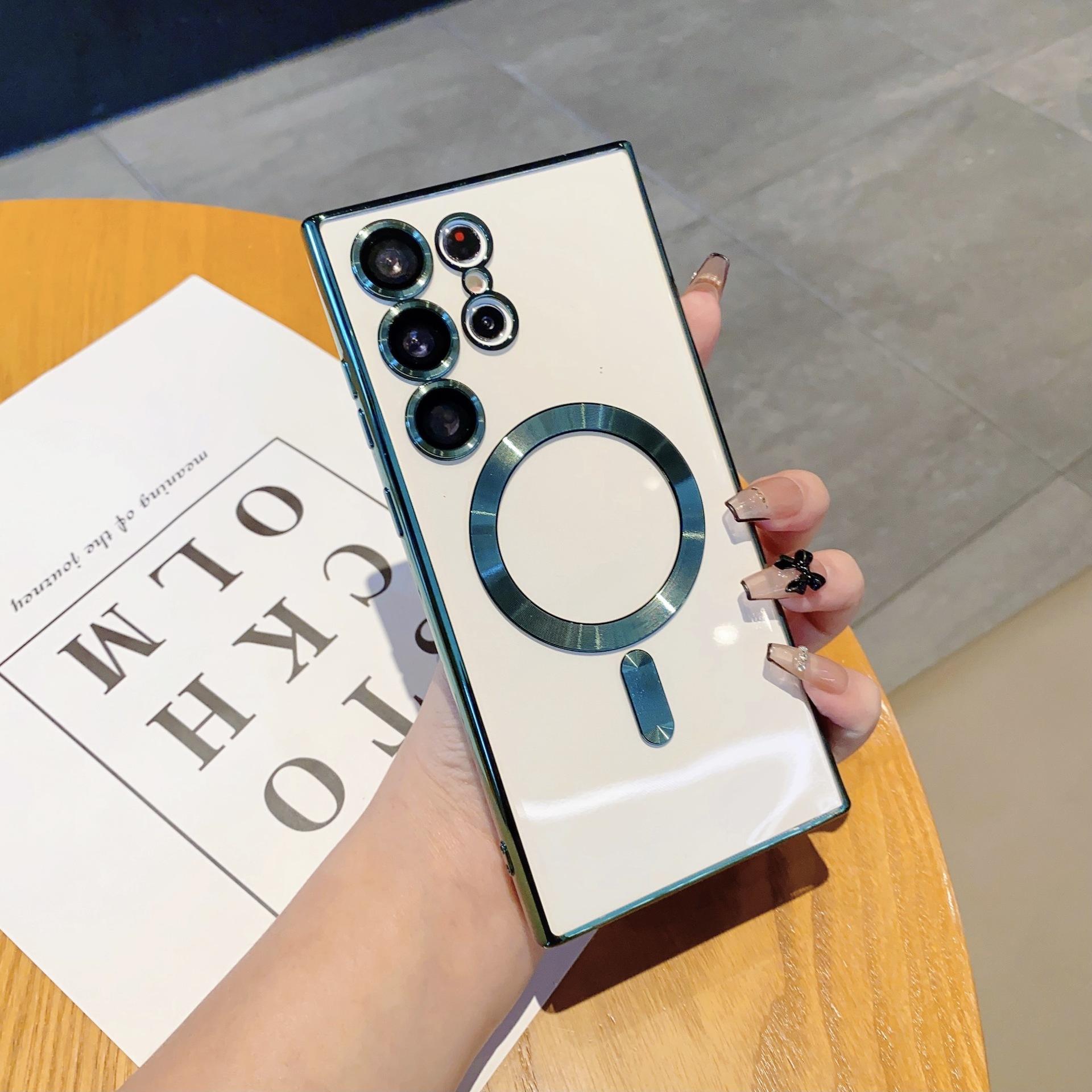 สีเขียวเข้ม