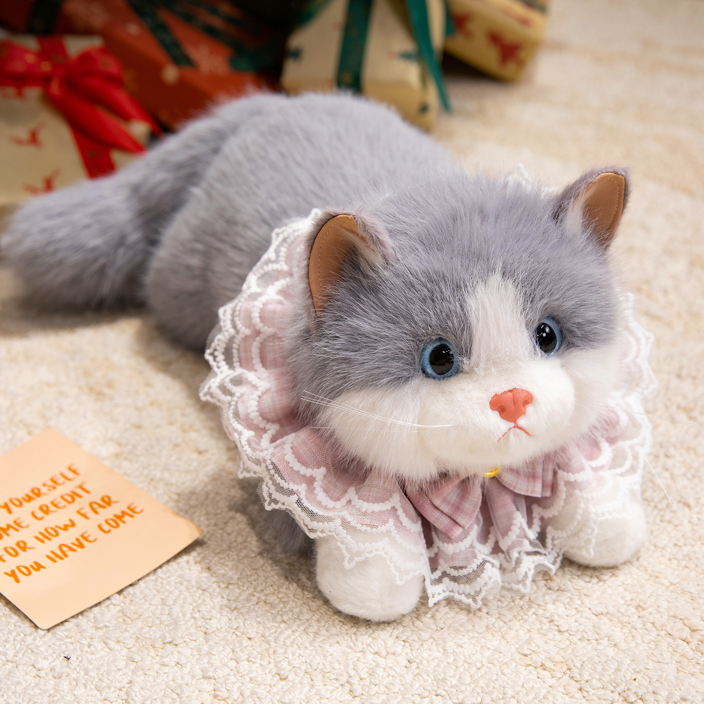 Bavoir en dentelle gris chat Ragdoll
