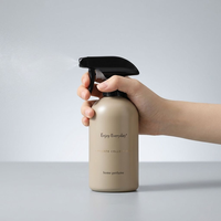 Spray d'ambiance parfumé de qualité supérieure, non irritant, à parfum doux, avec logo personnalisé, fourni directement par l'usine, pour éliminer les odeurs.