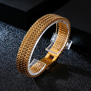 Pulsera de malla tejida de acero inoxidable para hombre |   Diseño Trenzado Audaz con Acabado Negro Antiguo |   Joyería Masculina Duradera y Elegante - Product Image 5