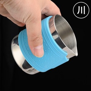 Jarra de espuma de leche de acero inoxidable 304, espesada y escalable, para café, con diseño floral creativo y minimalista para el hogar - Product Image 2