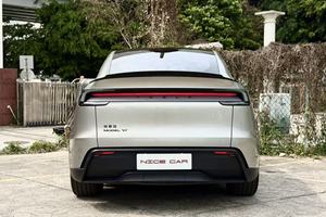 รถยนต์มือสอง <span class=keywords><strong>Tesla</strong></span> <span class=keywords><strong>Model</strong></span> Y L รุ่นปี 2026 รุ่นมาตรฐาน เกียร์อัตโนมัติ พวงมาลัยซ้าย ระยะทาง 6100 กม. มาตรฐานไอเสียยูโร 6 ปี 2025 5 ที่นั่ง - Product Image 3