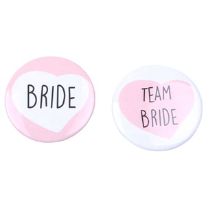 Ovelty-insignia personalizada con letras para novia, insignia <span class=keywords><strong>de</strong></span> metal con botón <span class=keywords><strong>de</strong></span> flor para <span class=keywords><strong>despedida</strong></span> <span class=keywords><strong>de</strong></span> <span class=keywords><strong>soltera</strong></span> - Product Image 2