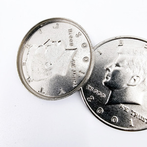 Carcasa de moneda ampliada, versión estadounidense, compatible con la moneda de 50 centavos, accesorio de magia para trucos de magia con monedas de cerca, técnica de magia con monedas. - Product Image 3