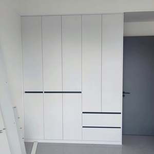 Armoire moderne minimaliste à plusieurs compartiments, idéale pour le rangement de la chambre à coucher - Product Image 1
