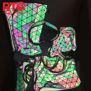 Tùy Chỉnh 100% Nylon Thời Trang Cầu Vồng <span class=keywords><strong>Glow</strong></span> <span class=keywords><strong>In</strong></span> <span class=keywords><strong>The</strong></span> <span class=keywords><strong>Dark</strong></span> Bag Vật Liệu Phản Chiếu - Product Image 3
