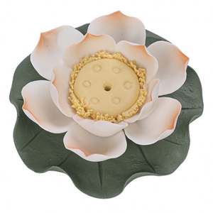 Brûleur d'encens à fil de lotus en céramique, ornement floral fait à la main, inspiration zen, diffuseur d'aromathérapie, porte-encens créatif - Product Image 1