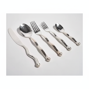 Juego de cubiertos de 5 piezas de estilo occidental de lujo moderno, cuchillo de cena de acero inoxidable, cuchara, tenedor para acampar y restaurantes - Product Image 1