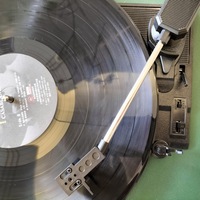 Haut-parleur stéréo intégré nostalgique 3 vitesses en bois sans fil BT haut-parleur lecteur vinyle radio FM USB tourne-disque tourne-disque