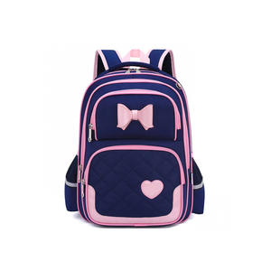 Mochila Escolar Clásica para Niños y Niñas con Amplio Espacio de Almacenamiento, Ajuste Cómodo y Diseño Duradero para Uso Escolar a Largo Plazo - Product Image 1