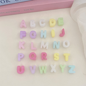 ลูกปัดตัวอักษรภาษาอังกฤษ22มม. รูใหญ่ลูกปัดอะคริลิคลายทาง6มม. สายสะพายแบบรูตรงสำหรับทำเครื่องประดับแบบทำมือพวงกุญแจ - Product Image 1