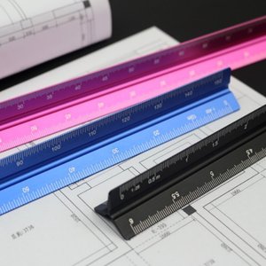 6000 Series T5 Temper Liga De Alumínio <span class=keywords><strong>Triangular</strong></span> Prisma Régua Várias Cores Multi-Escala para Arquitetura Máquinas Arte