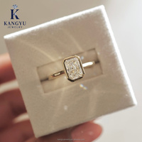 Kangyu Schmuck Maßgefertigter Labor-Gezüchteter Diamant D-Farbe Damen-Verlobungsring VVS1-Reinheit Brillantschliff IGI-Zertifiziert 18K