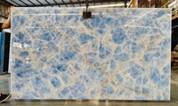 Dalle d'onyx bleu de qualité supérieure translucide pierre de marbre Onice rétro-éclairé avec panneau LED pour mur de vanité de comptoir de bar en jade