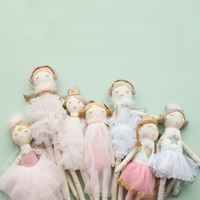 Les enfants accompagnent la poupée coréenne Angel Girl Kawaii Dressing Cute Plush Girl Doll