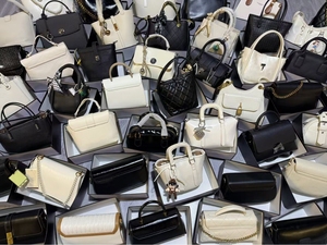 Bolsos de Hombro Inclinados de Diseño de Moda, de Cuero de Alta Calidad, Embalaje Mixto, Entrega Aleatoria, Bolsos de Mano para Dama, Bolsos Usados Populares - Product Image 1