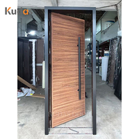 Porte d'entrée moderne à feuille unique en acier à grain de bois horizontal, porte extérieure principale en acier sur mesure pour la maison, porte d'entrée de sécurité