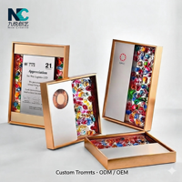 Plaque de récompense en cristal de luxe avec pierres précieuses colorées et cadre en métal doré pour cadeaux d'entreprise et souvenirs de sponsors, OEM ODM