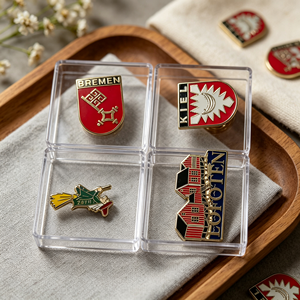 Maßgefertigte Metall-Hartemaille-Anstecknadeln für Europäische Städte als Souvenir - Bremen, Kiel, Lofoten Reise-Erinnerungs-Pins Sammlung - Product Image 4
