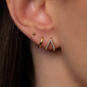 Juego de Pendientes de Oreja Geométricos de Moda Chapados en Oro de 18K con Engaste de Diamantes Completos Exquisito para Aniversario de Mujer - Product Image 1