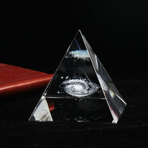 Poids-papier en verre cristal transparent en gros, <span class=keywords><strong>pas</strong></span> <span class=keywords><strong>cher</strong></span>, personnalisé, gravé au laser 3D, motif floral, poli - Product Image 3