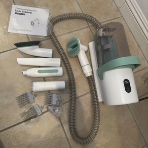 Aspiradora para Mascotas AIRROBO USA Ship 11000Pa con Cepillo Ajustable, Recortadora Eléctrica, Peines y Depósito de Polvo de 2.5L para Eliminar el Pelo de Perros y Gatos - Product Image 2